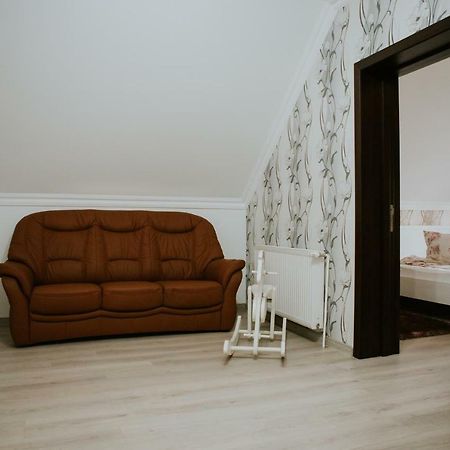 Hotel-Restaurant Milenium Salonta Eksteriør bilde