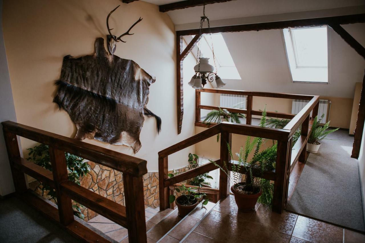 Hotel-Restaurant Milenium Salonta Eksteriør bilde